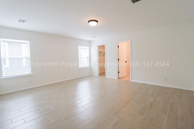 Building Photo - 3 Bed | 2 Bath in Owasso!