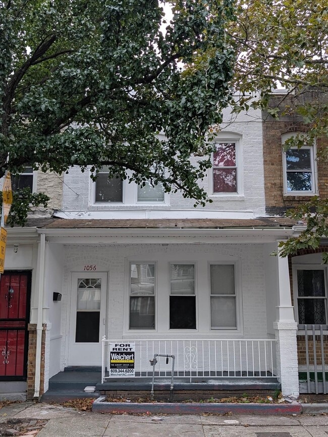 Building Photo - 1056 N Ohio Ave