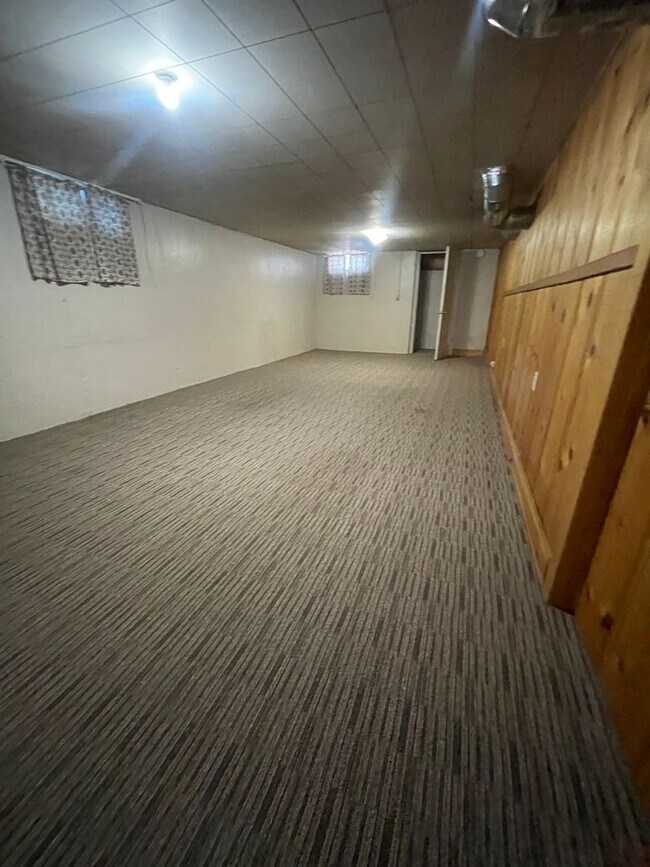 Building Photo - Single-story Home For Rent