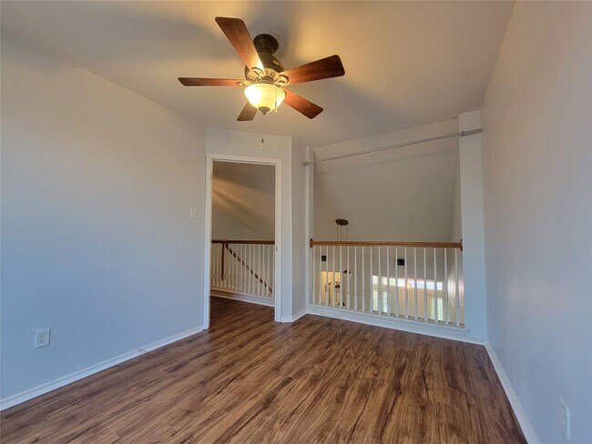 Building Photo - 152 Dressen