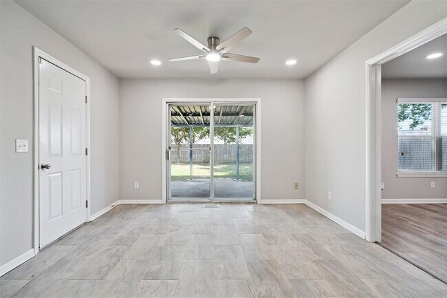 Building Photo - 4309 NW 56th Terrace