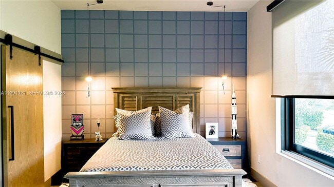 Building Photo - 2215 NE 19th St