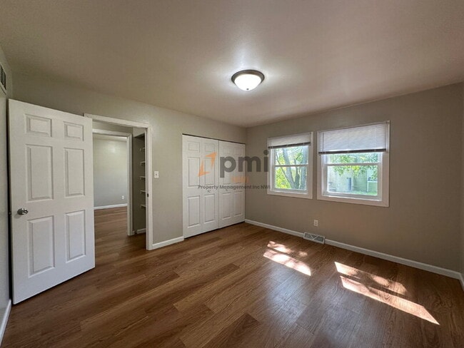 Building Photo - 1609 Monticello Park Dr