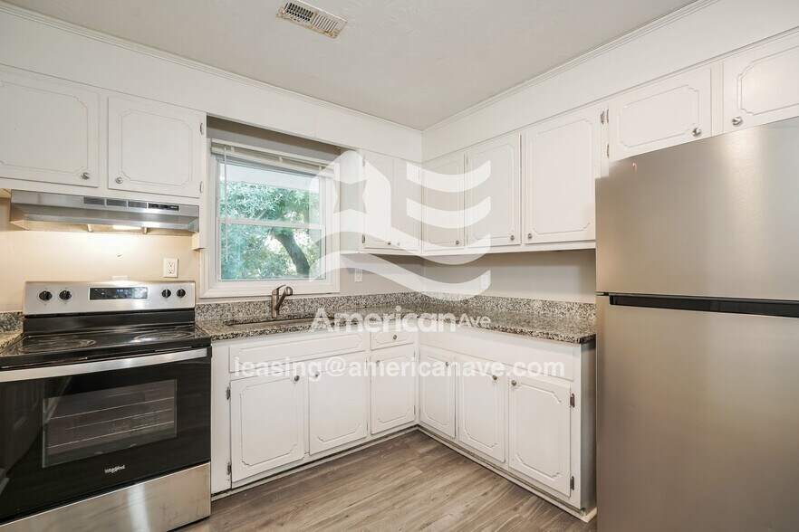 Building Photo - 2620 Providence Ct