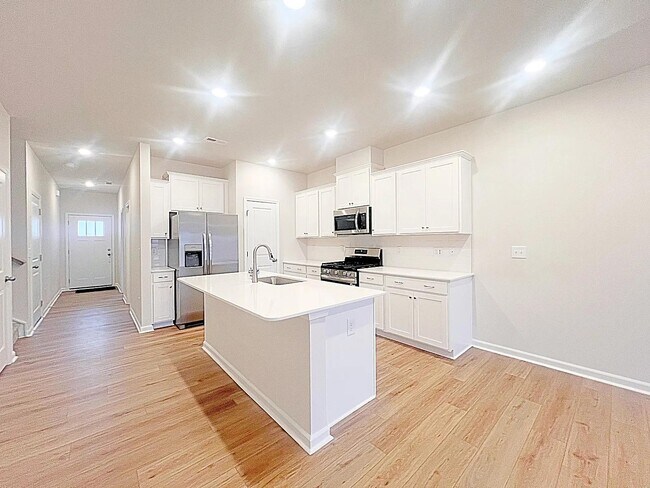 Building Photo - 5 Vine House Dr