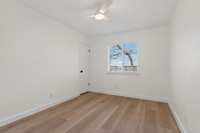 Building Photo - 8400 Seminary Ridge Dr