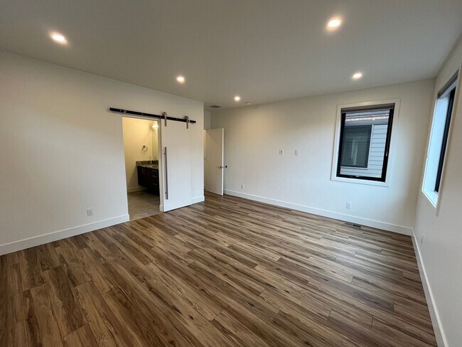 Building Photo - Gorgeous Tetherow 4 Bedroom + Office