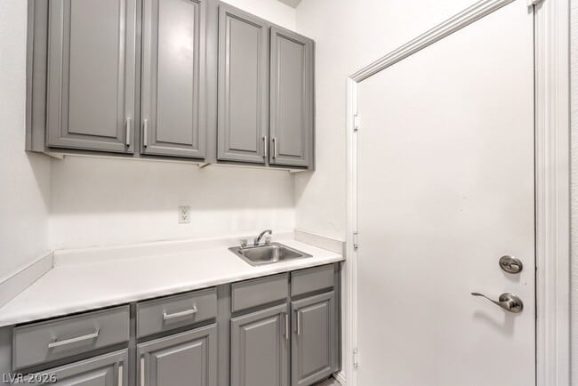 Building Photo - 1393 Romanesca Dr