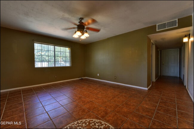 Building Photo - 528 Liahona Dr