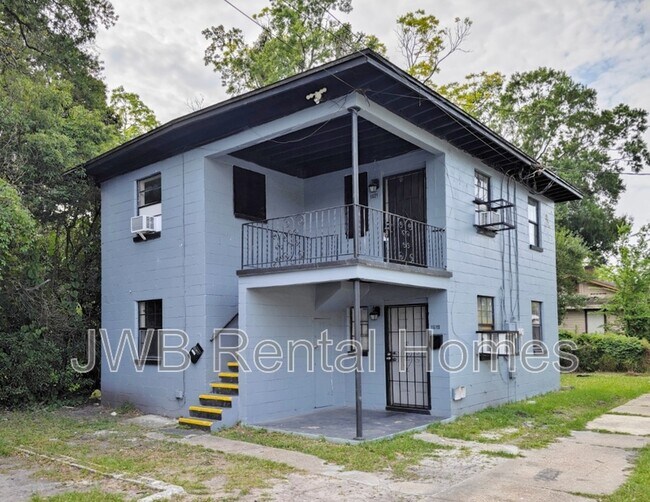 Primary Photo - 1621 Barnett St