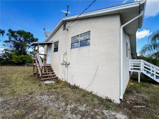 Building Photo - 849 Theodore Vail St E