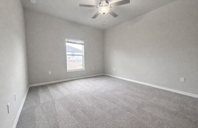 Building Photo - Live in Luxury — Your New 2023 Dream Home Awaits!