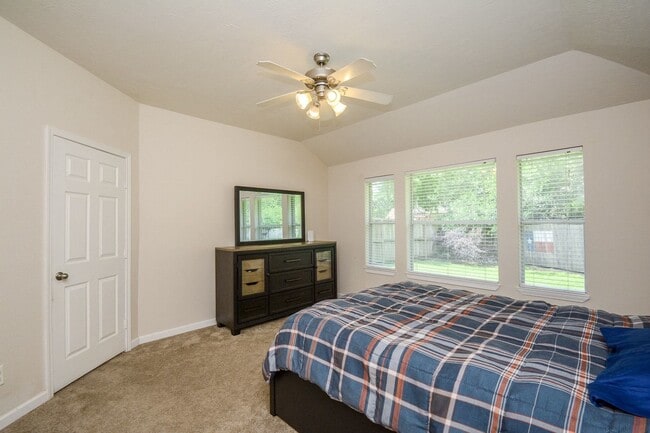 Building Photo - 3848 Armand Dr