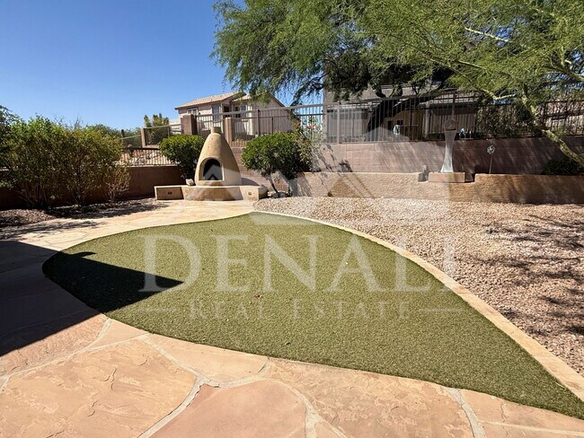 Building Photo - 3533 N Desert Oasis