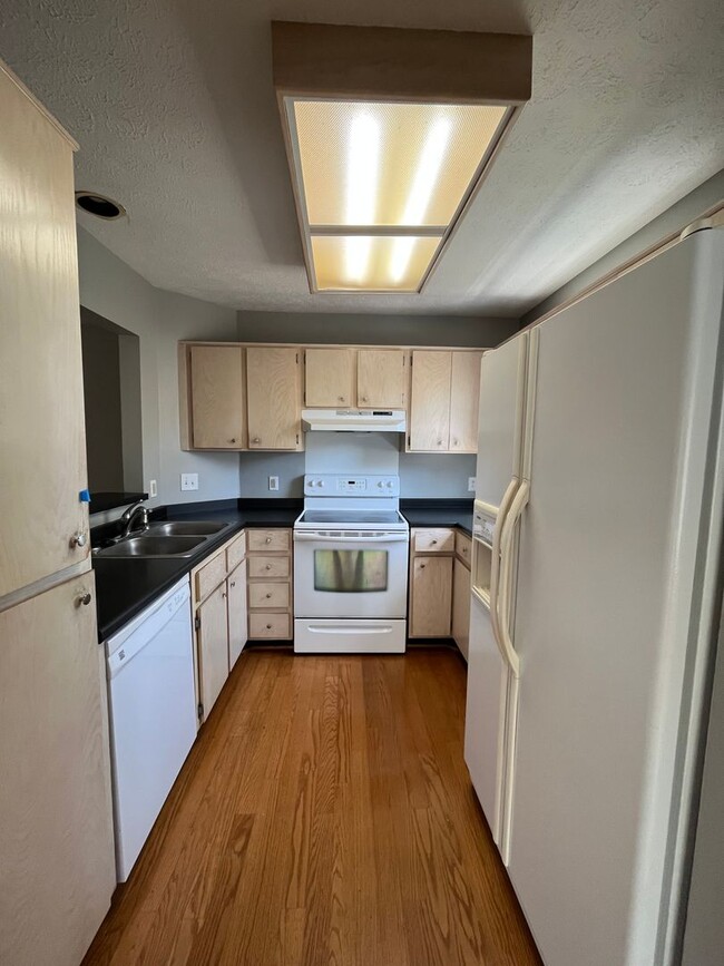Building Photo - Charming 3 Bed/ 2 Bath home in South Nashv...