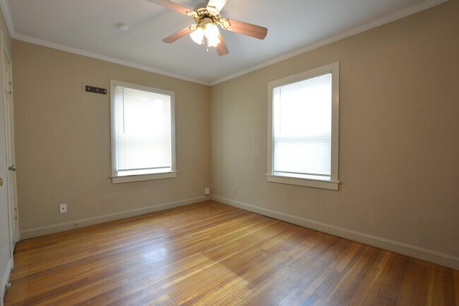 Building Photo - 2420 26th St
