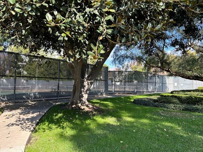 Building Photo - GREAT 1BD 1BA CONDO FOR LEASE!