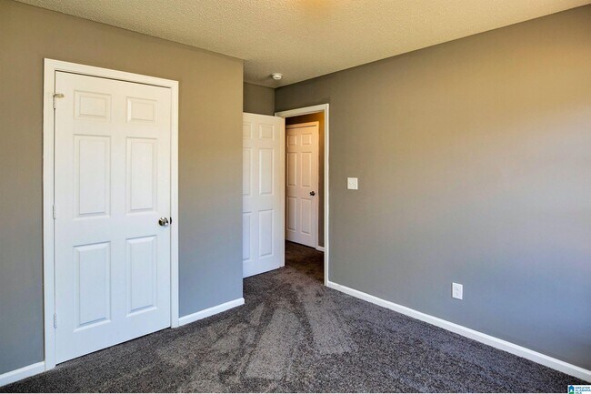 Building Photo - 12965 Brookstone Way