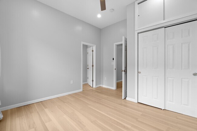 Building Photo - 916 Willow Ave