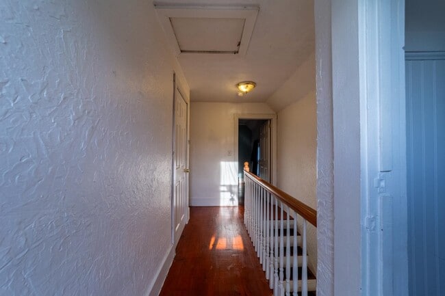 Building Photo - 66 Lyford St