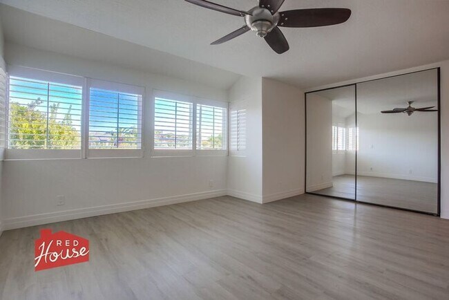 Building Photo - 4009 Canario St