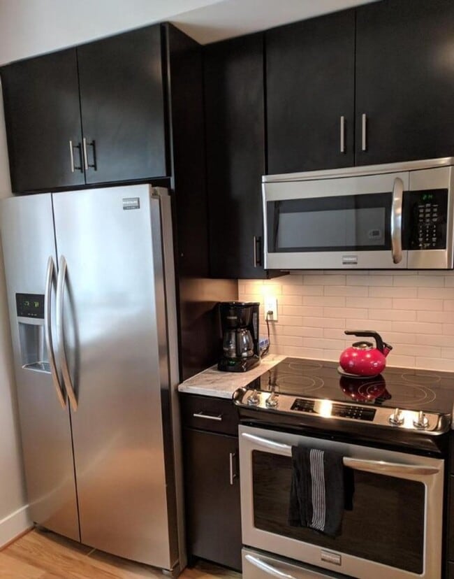 Building Photo - Contemporary Brookland 2 bed/2.5 bath cond...