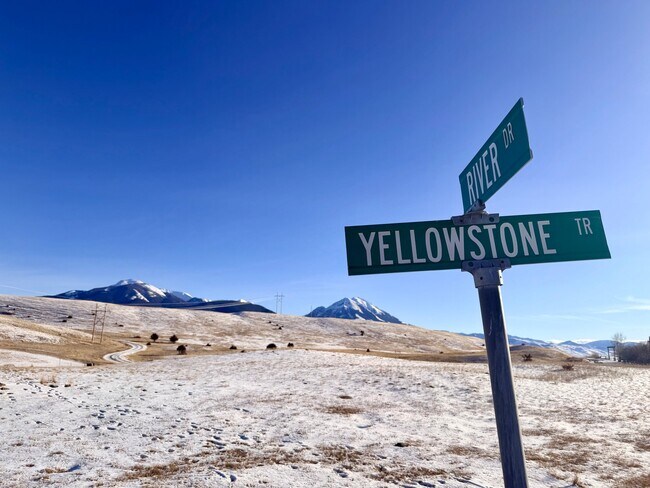 Building Photo - 51 Yellowstone Trail