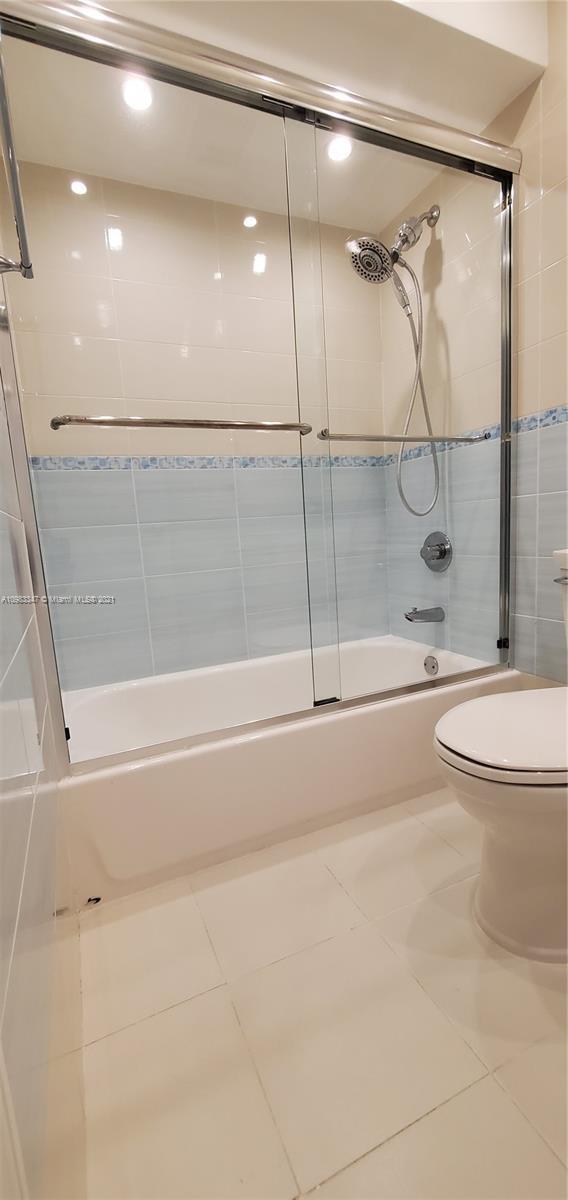 Building Photo - 6518 SW 129th Ave