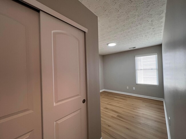 Building Photo - 133 Holly Hock Ln