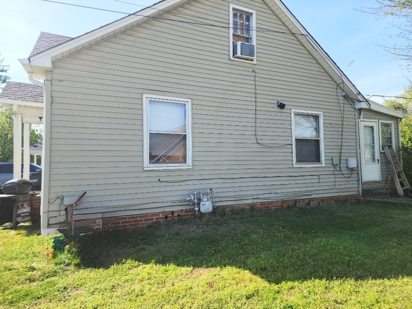 Building Photo - 214 King St