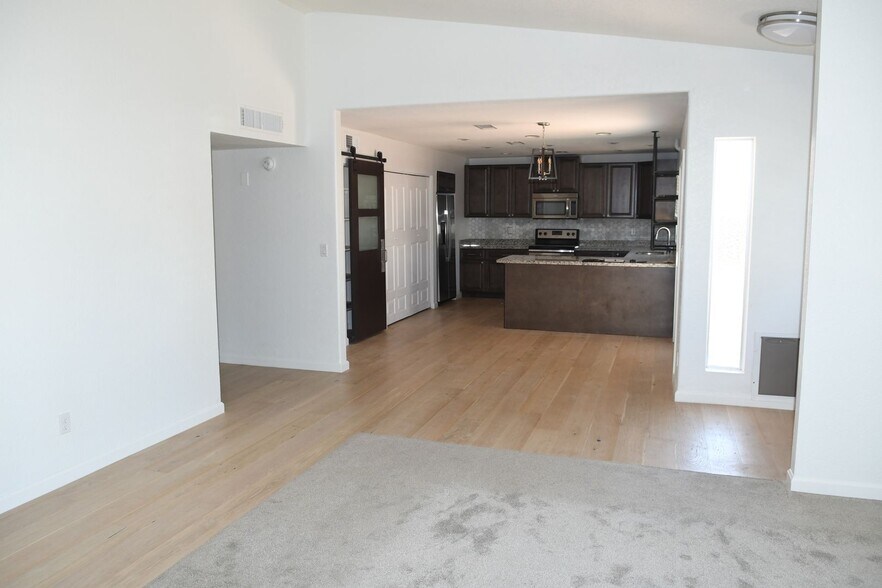 Building Photo - 8681 E Latham St