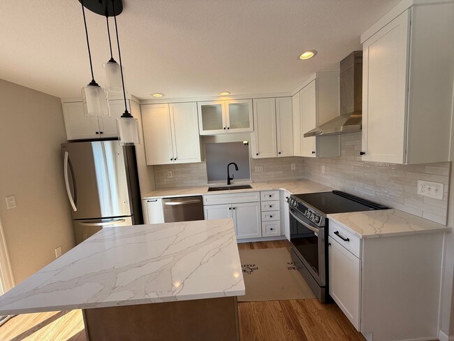 Building Photo - 818 Spyglass Cir