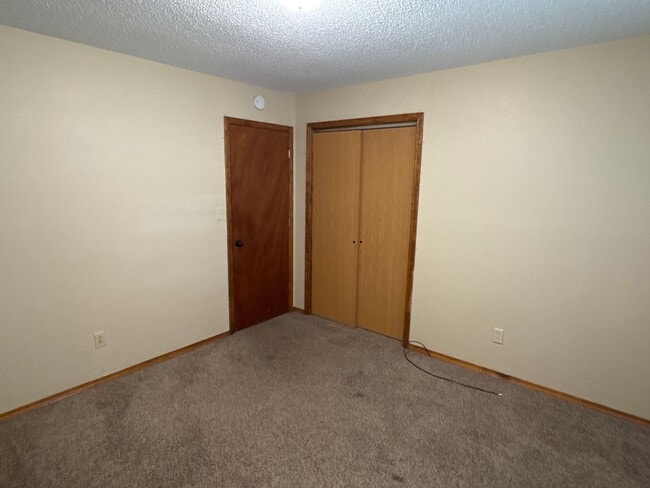 Building Photo - Nice 3 Bedroom 2 Bathroom home for $1250!