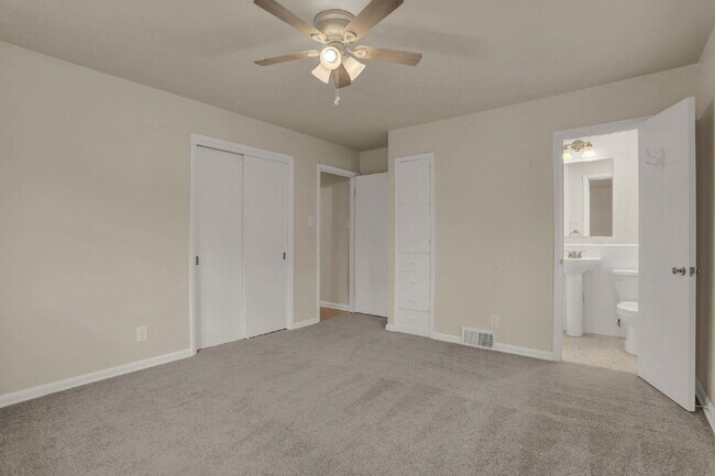 Building Photo - 214 Cheyenne Blvd