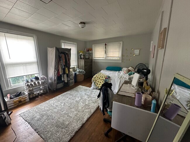 Building Photo - 126 Hudson St