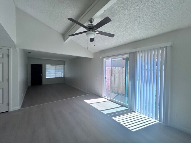 Building Photo - 9673-9675 Lake Natoma Drive