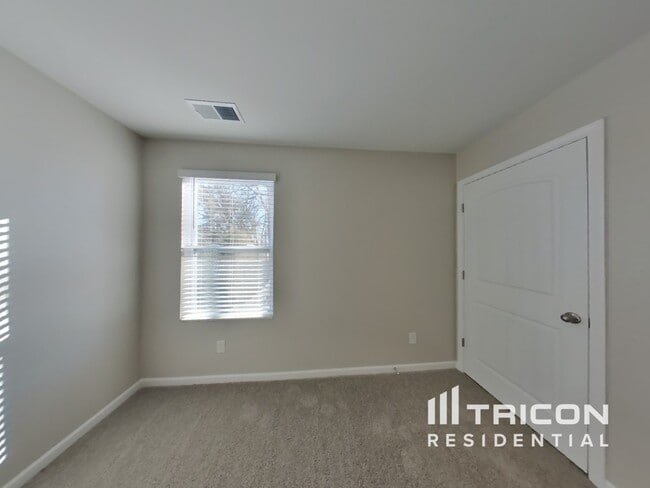 Building Photo - 149 Victory Cir