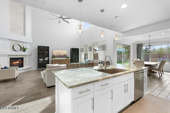 Building Photo - 4433 E Cordia Ln
