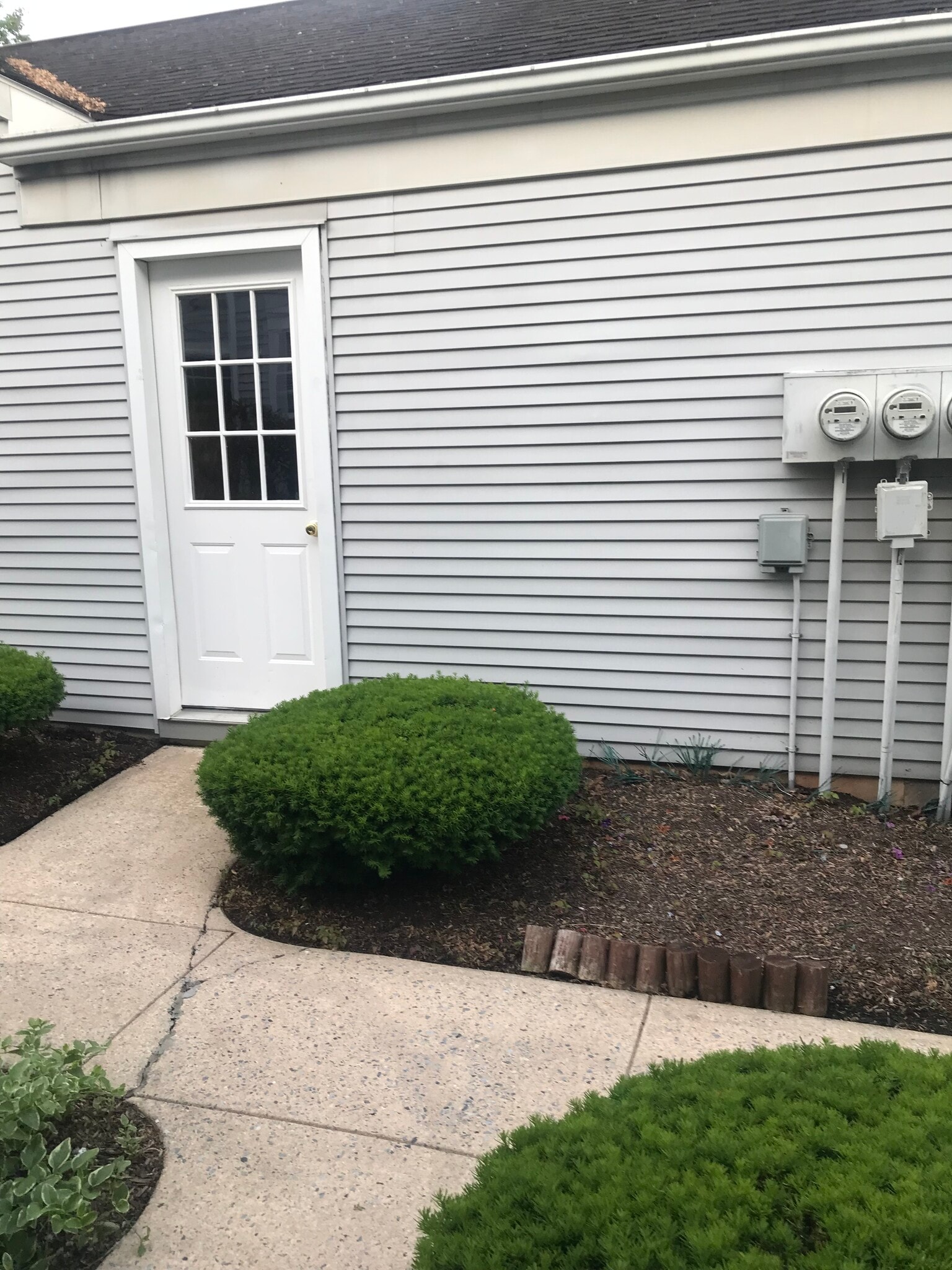 Building Photo - 2105 Wexford Rd