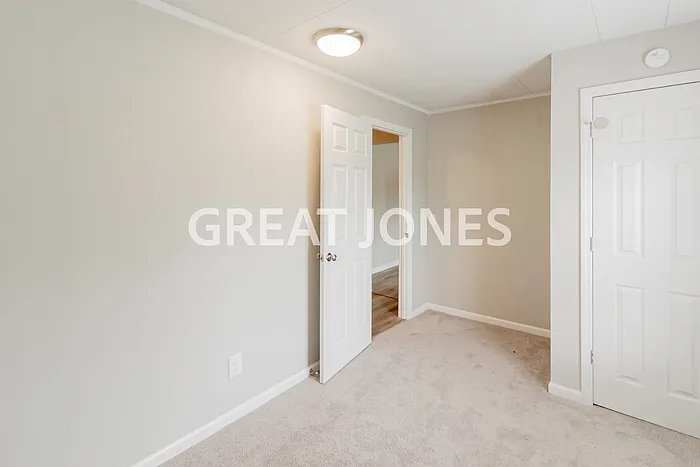 Building Photo - 506 7th Ave SW