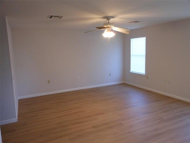 Building Photo - 7424 Elk Pass Dr