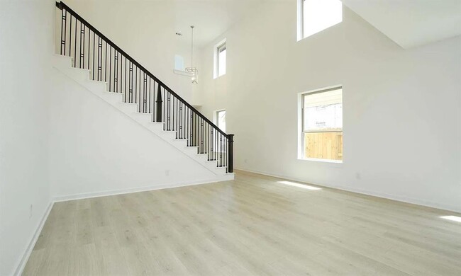 Building Photo - 1010 Newport Crk Dr