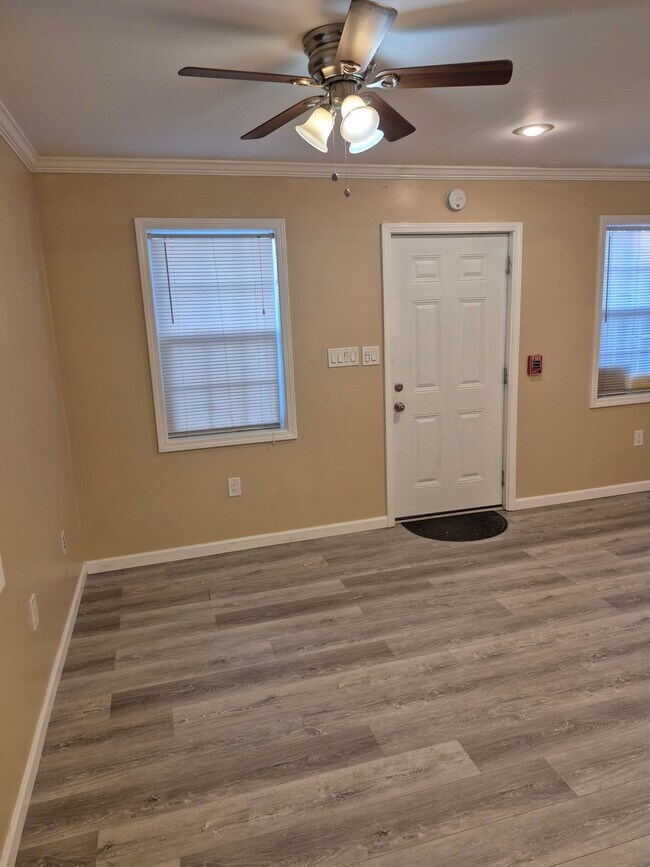 Building Photo - 9400 Lomax St