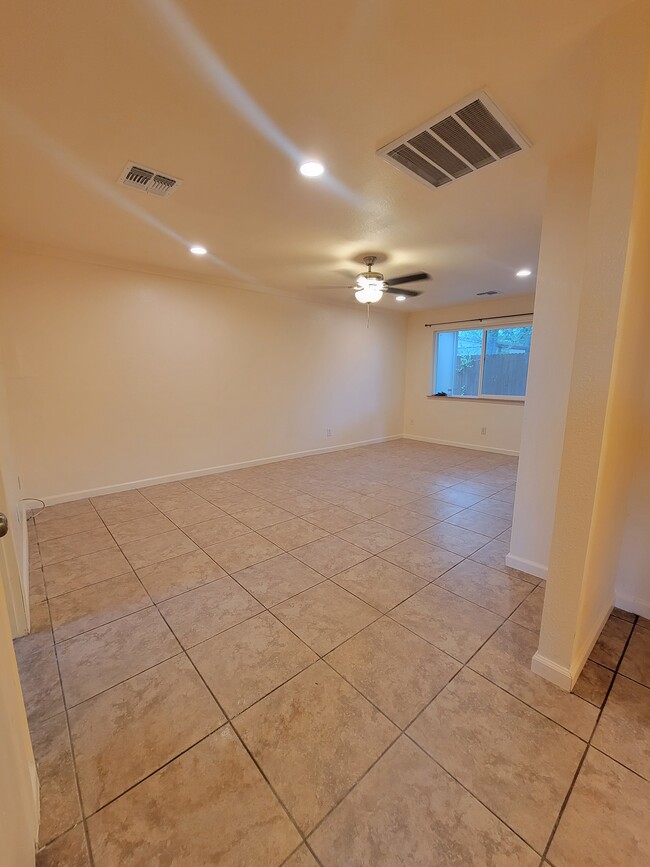 Building Photo - 2024 N 2nd St