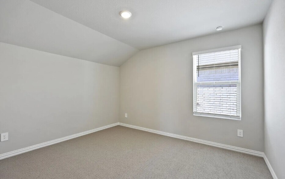 Building Photo - 510 Blanton St