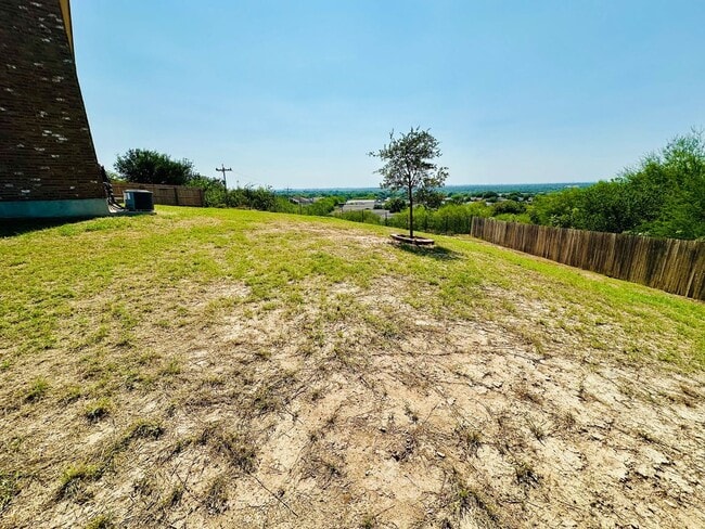 Building Photo - Your Dream Awaits! A Charming 4 bedroom 2....