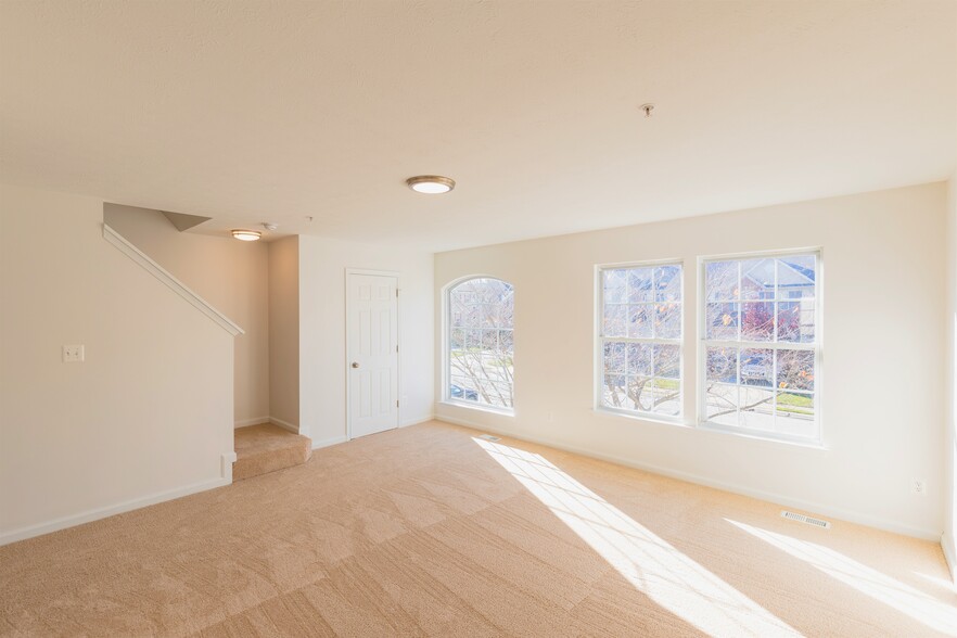 Plenty of Sunlight - 2039 Mardic Dr