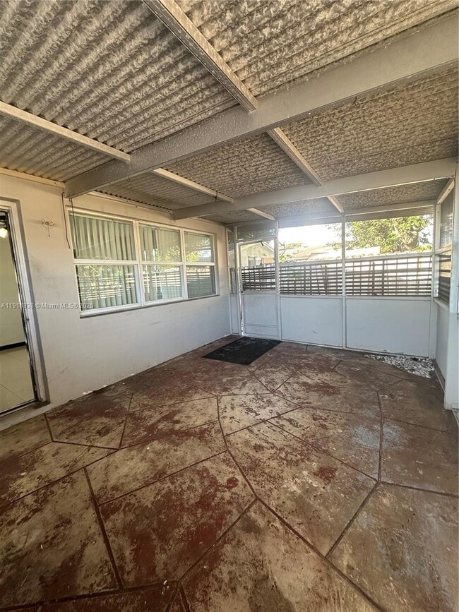 Building Photo - 2421 N 57th Terrace