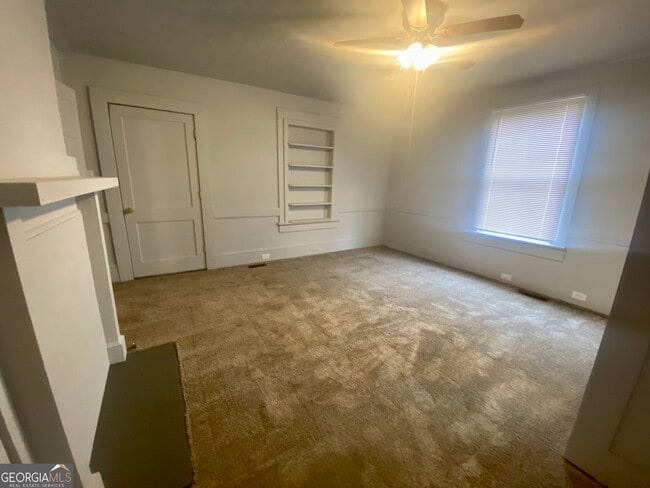 Building Photo - 914 Greenville St