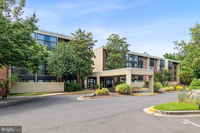 Building Photo - 2921 N Leisure World Blvd